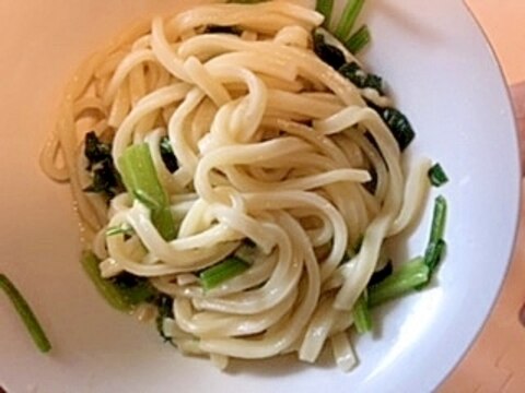 ほうれん草とチーズの釜揚げうどん